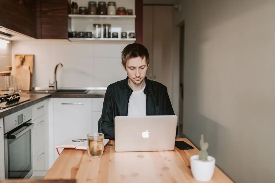 How to Use AI Without Losing Your Voice: 16 Directives for Grand Rapids, MN Job Seekers